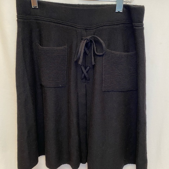 Candies black lace front skirt size S w/ pockets - Picture 1 of 3